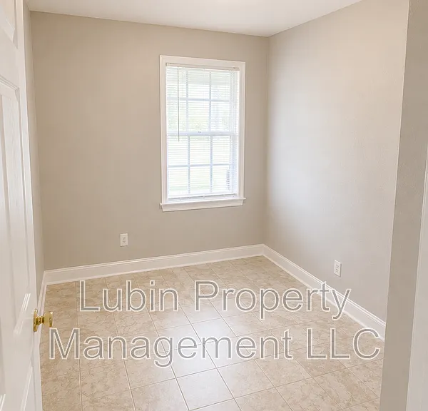 549 Semple Ave — Photo 5