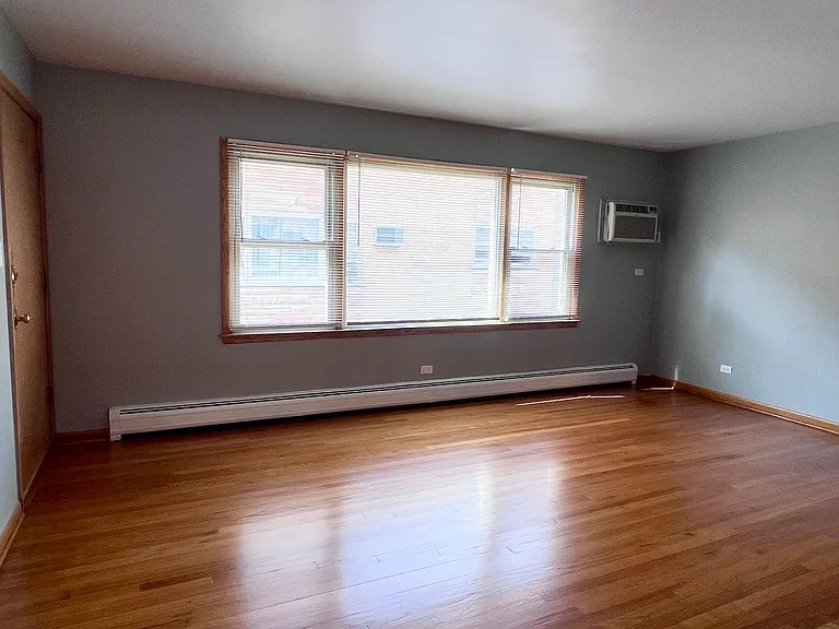 5236 N Delphia Ave #2W — Photo 3