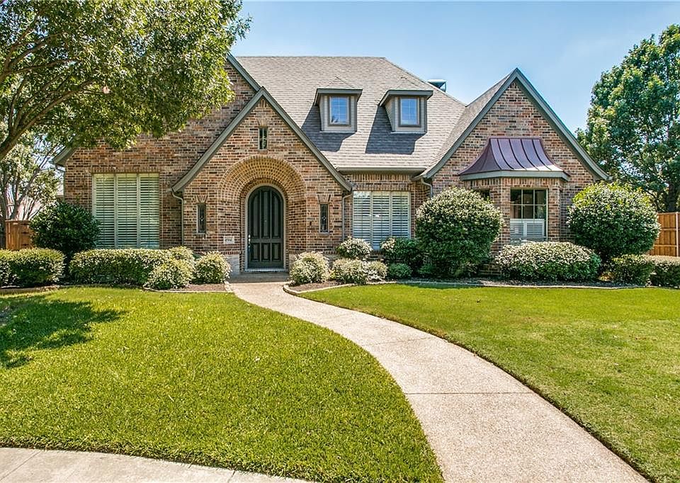 1st image of 4504 Charlemagne Dr