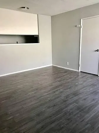 2 bed, 715 sqft, $2,400 — Photo 4