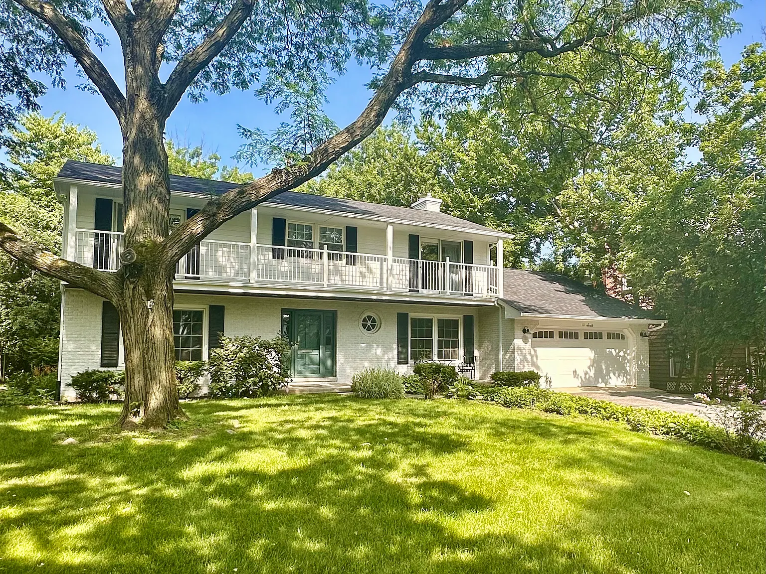 4 bed, 2.5 bath, 3200 sqft, $5,400 — Photo 1