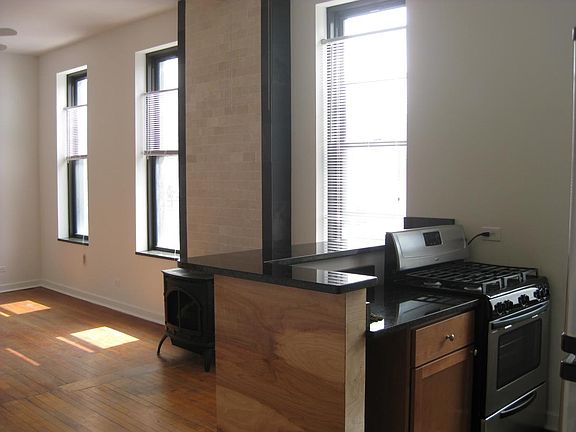 4th image of 2118 N Damen Ave Ste 3M