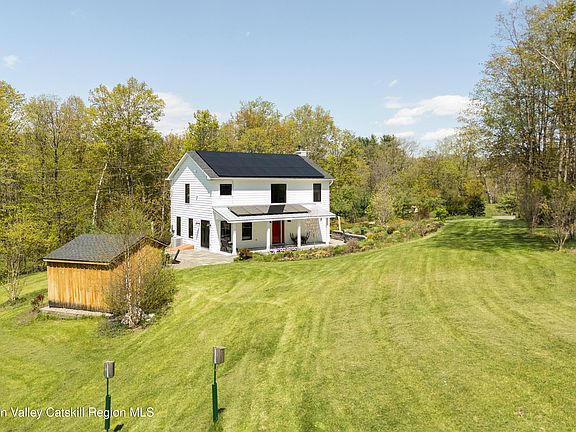 4th image of 303 Mount Ross Road