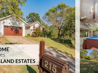215 N Cedar Dr, Blue Eye, MO 65611