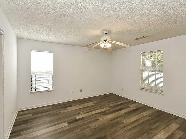 8141 Hynds Springs Ln — Photo 23