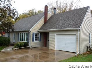 703 W Adams St, Abingdon, IL 61410