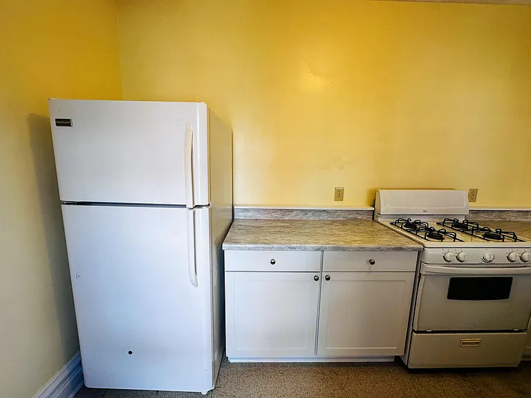 235 Kalorama St #C — Photo 13