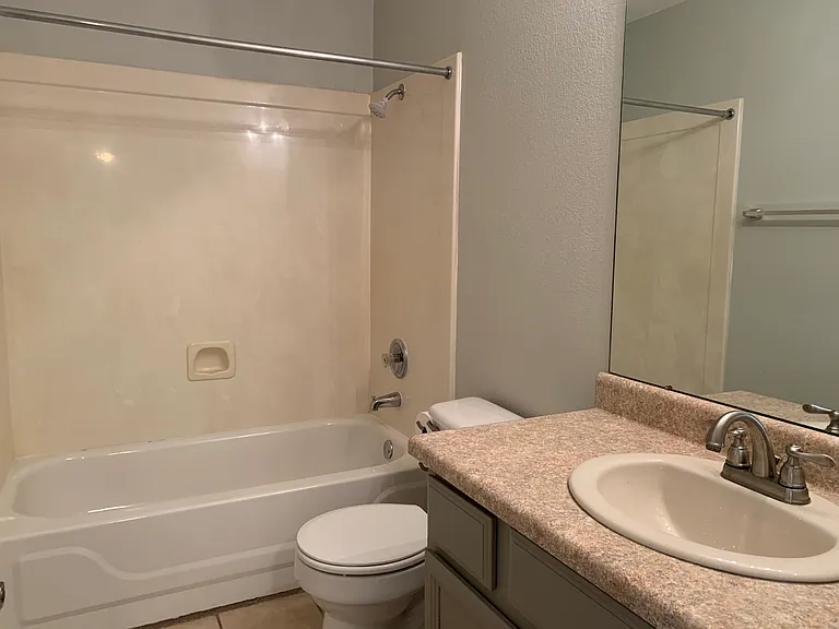 1401 Nandina Dr — Photo 8