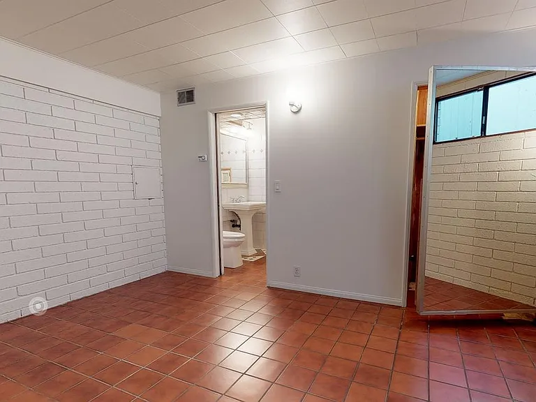 1205 Pine Ave — Photo 9