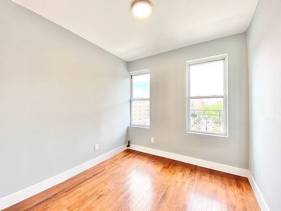 3rd image of 22 Saint Nicholas Pl #51A