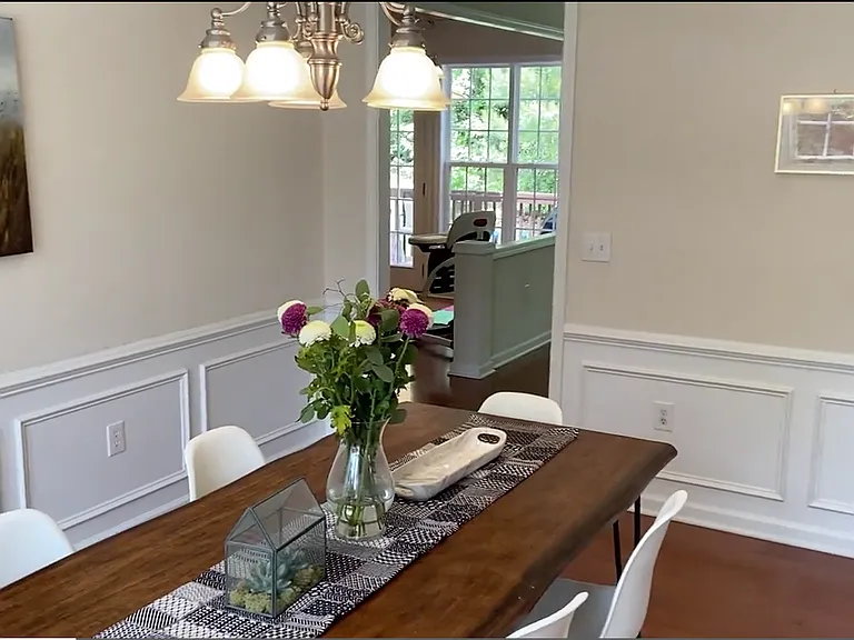 1041 Holtridge Dr — Photo 6