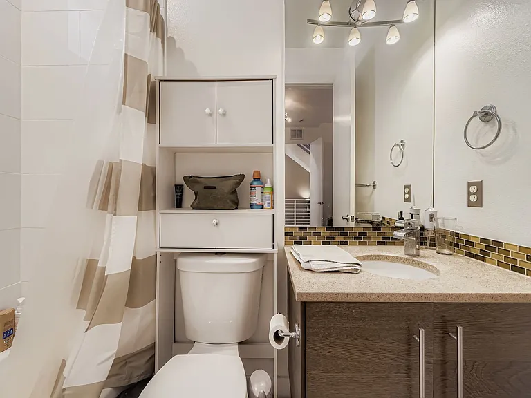 2115 W 32nd Ave #3 — Photo 22
