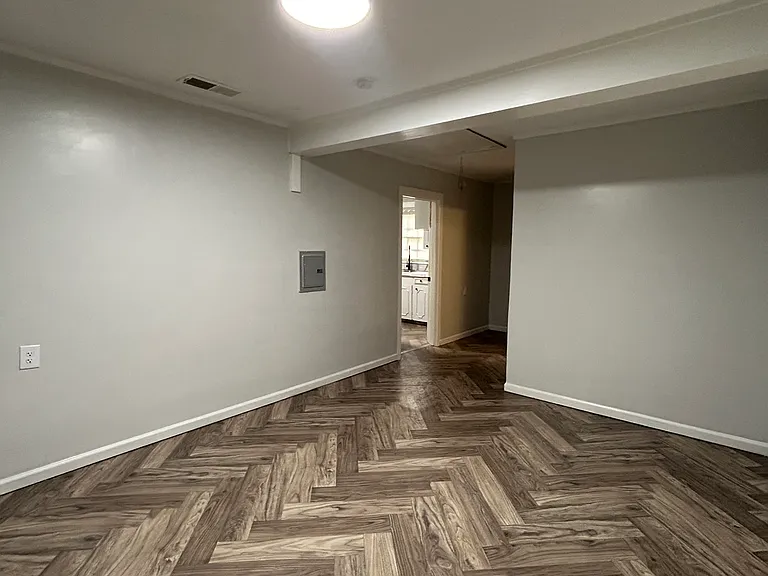 212 Robinhood Rd — Photo 16