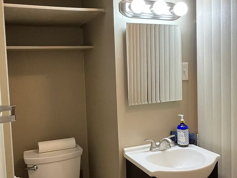 2nd bathroom
