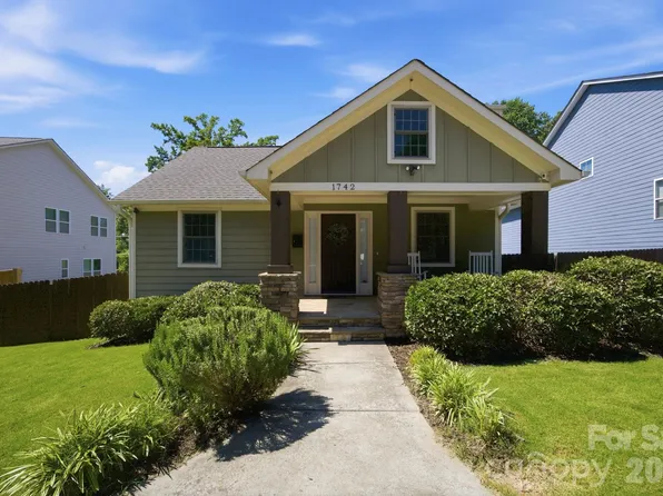 1742 Dunkirk Dr, Charlotte, NC 28203