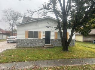 606 N Adams St, West Frankfort, IL 62896