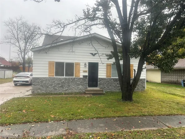 606 N Adams St, West Frankfort, IL 62896