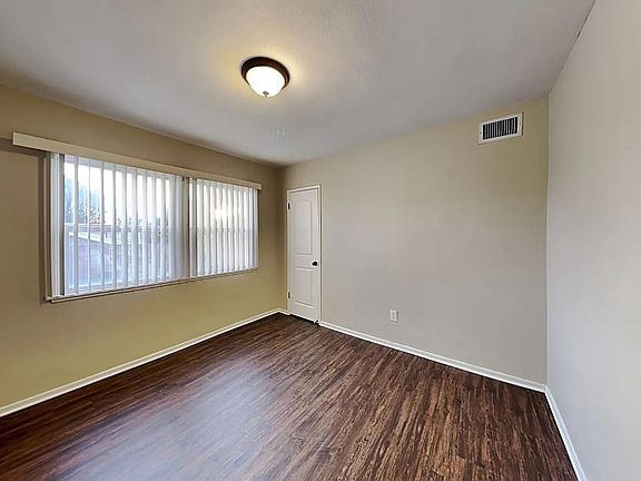 3rd image of 14363 Dyer St