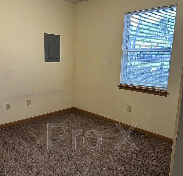 810 E Jackson St #C — Photo 6