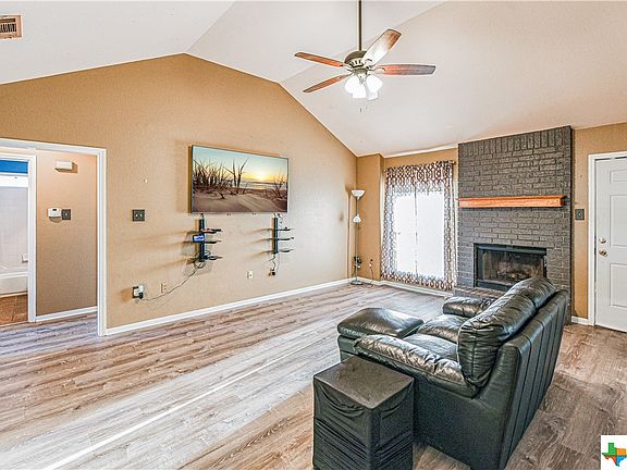 3rd image of 3908 Water Oak Dr