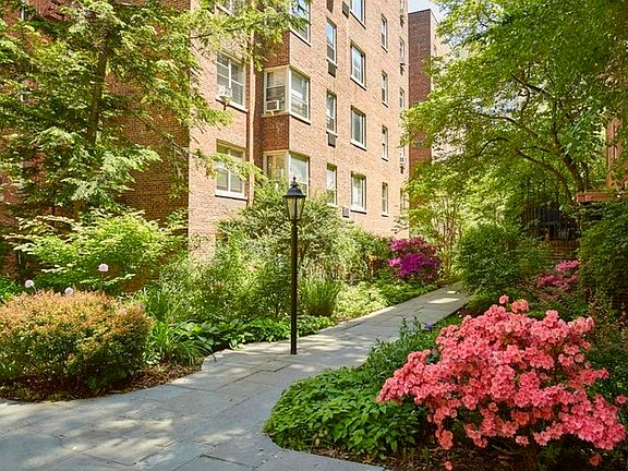 5th image of 515 E 89th St APT 2G