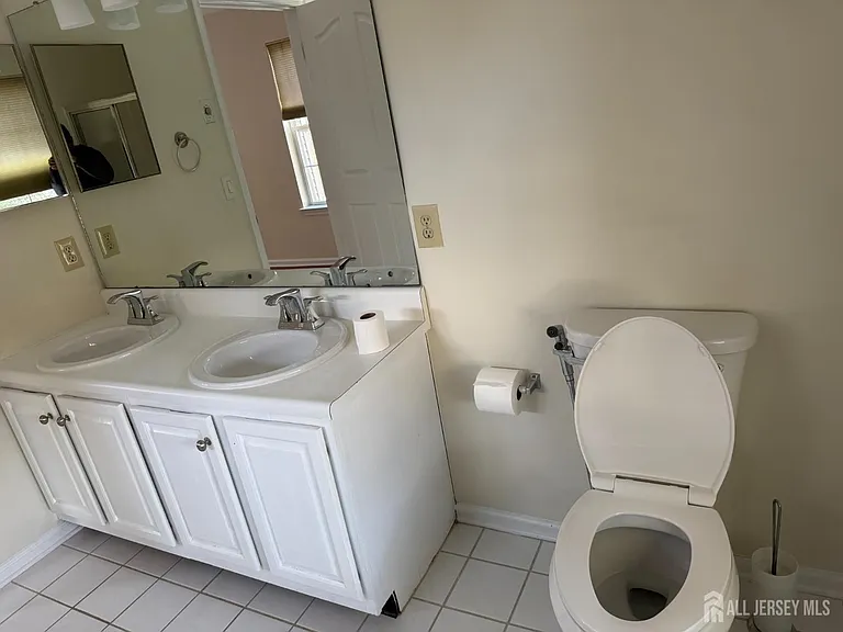 1301 Dahlia Cir — Photo 8
