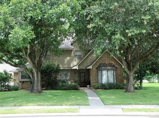 24 Colony Sq, Angleton, TX 77515