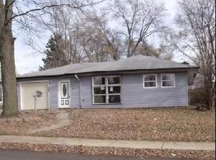 1017 Chippewa Cir, Carpentersville, IL 60110