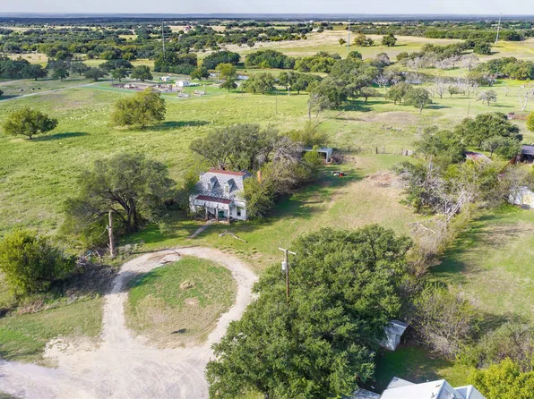 1901 6th St, Goldthwaite, TX 76844