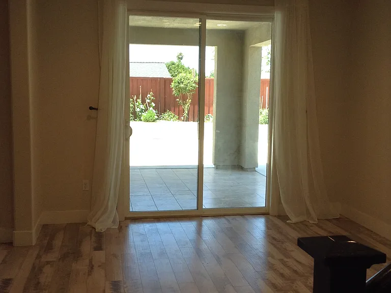 413 Wayland Loop — Photo 14