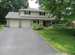 1925 Larchmont Ln, Lancaster, PA 17601