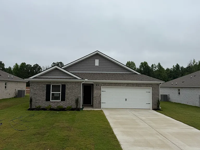 109 Lansbury Pl — Photo 1