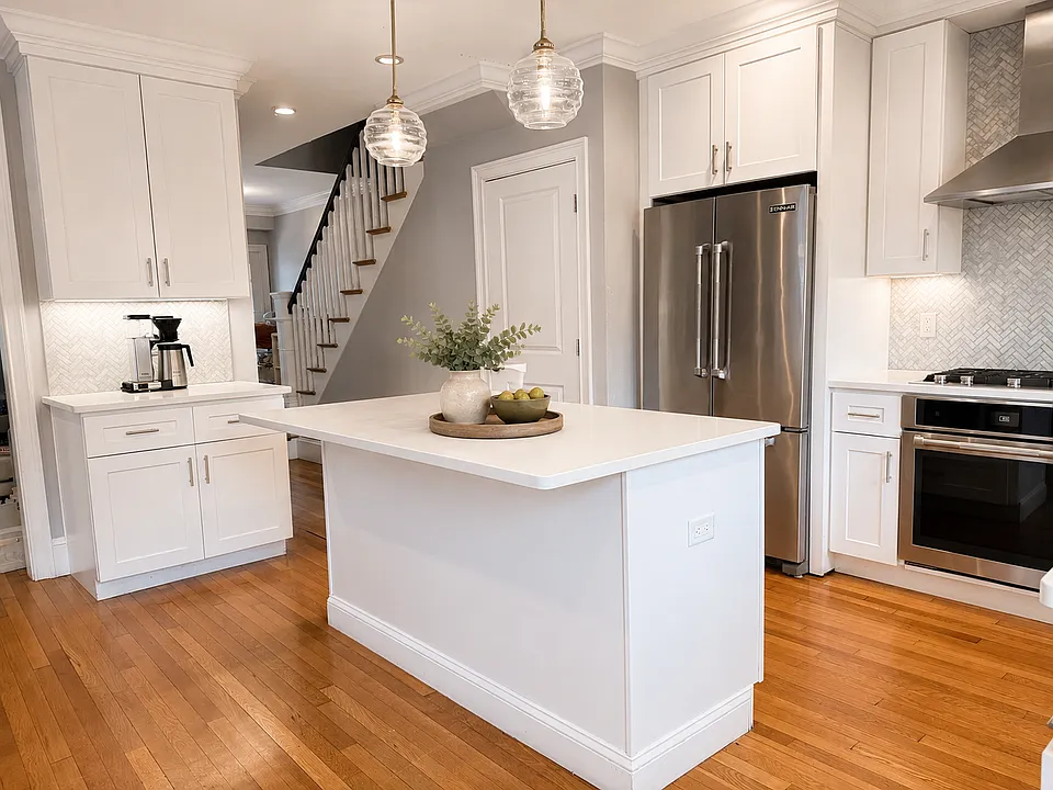 Thoughtfully designed kitchen layout with great flow, generous prep space and under cabinet lighting.