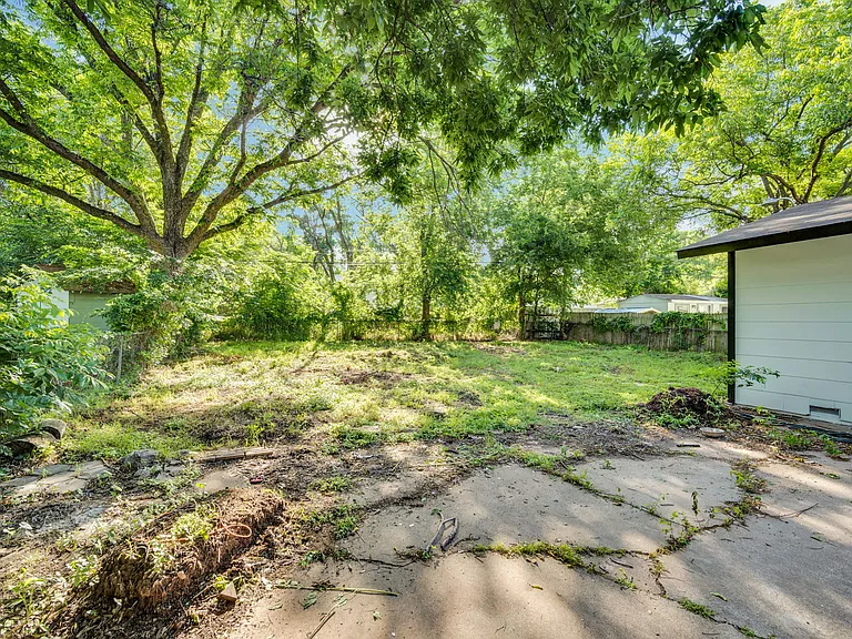 772 Fernwood St — Photo 14