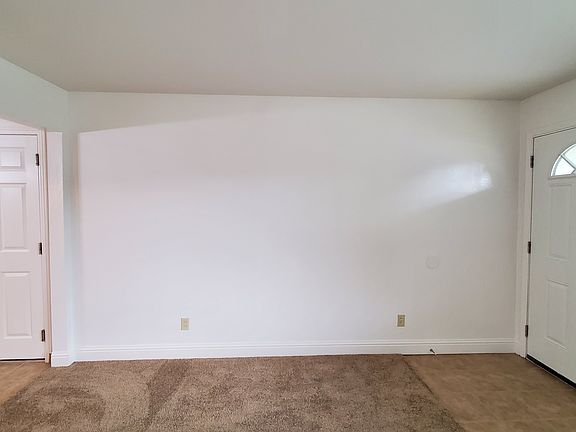 3rd image of 6988 McQuillan Cir