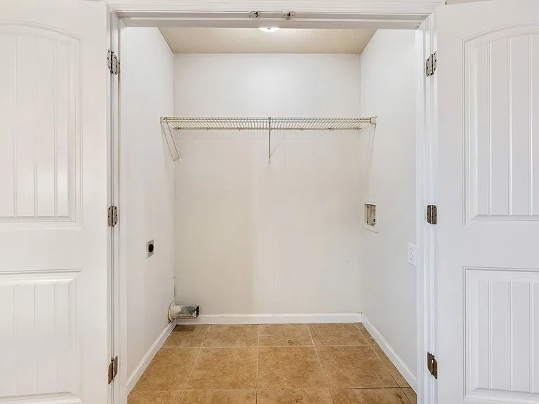 Beautiful 2bedroom 2.5 bath Townhome — Photo 15
