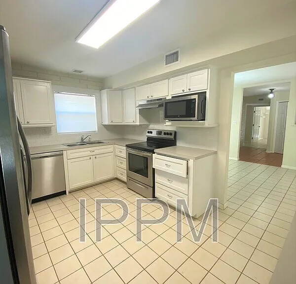 5108 Manana Cir — Photo 13