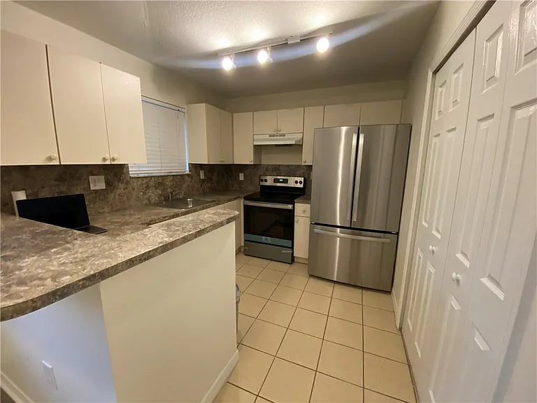 970 NE 34th Ave #204 — Photo 21
