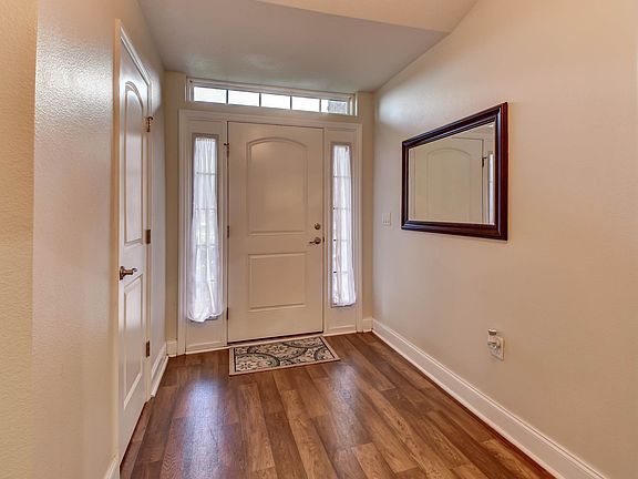 3rd image of 510 Elkhorn Fern Ln