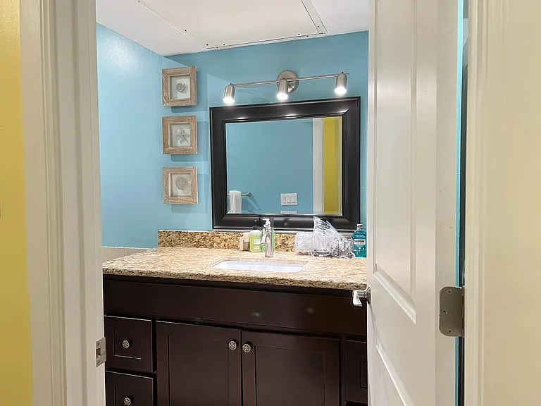 2230 S Piney Point Rd #219 — Photo 8