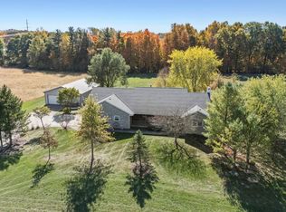 8008 Hosler Rd, Leo, IN 46765