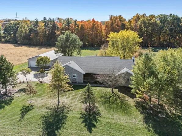 8008 Hosler Rd, Leo, IN 46765