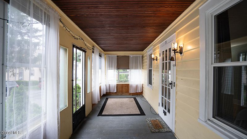 4th image of 5 Sampson Avenue