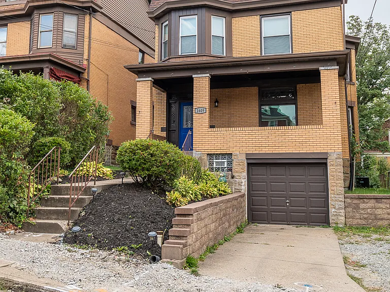 1609 Westfield St — Photo 2