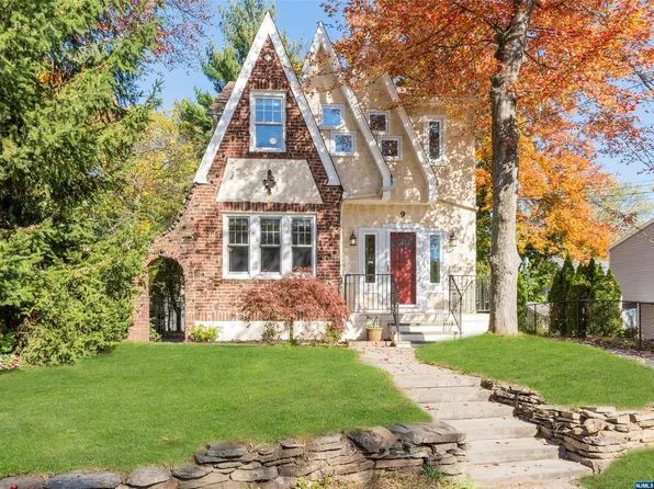 9 Coleman Ter, Tenafly, NJ 07670