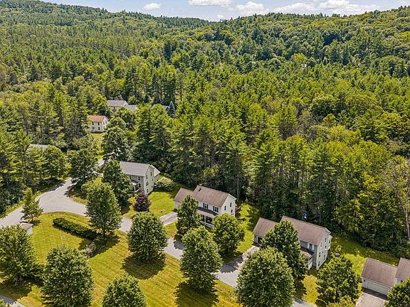 3rd image of 40 Camp Brook Common