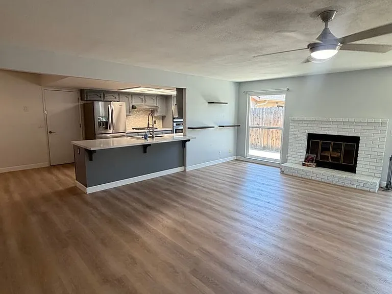 2568 Mayfair Ct — Photo 24
