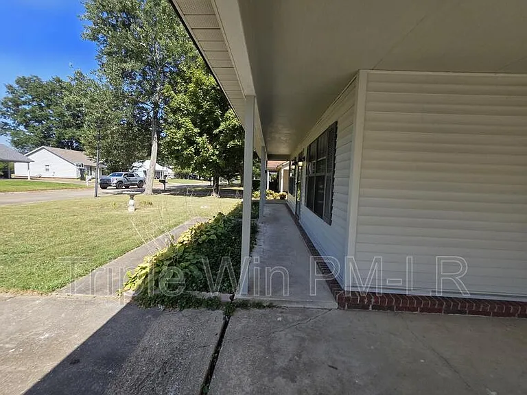 113 Northfield Dr — Photo 6
