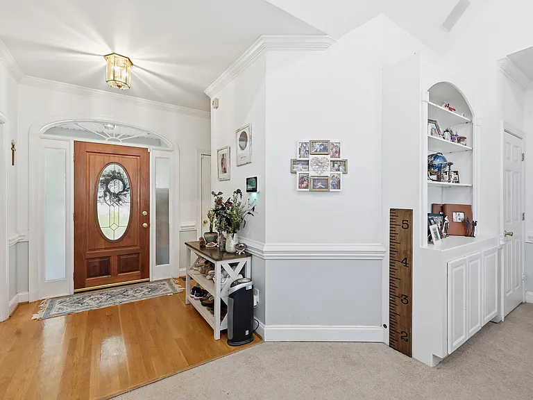 221 Black Forest Dr — Photo 17