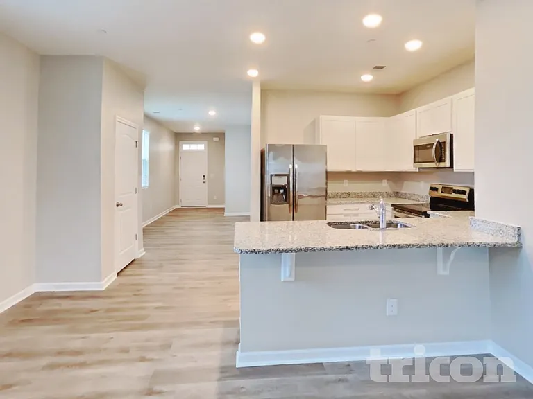 338 Victory Cir — Photo 6
